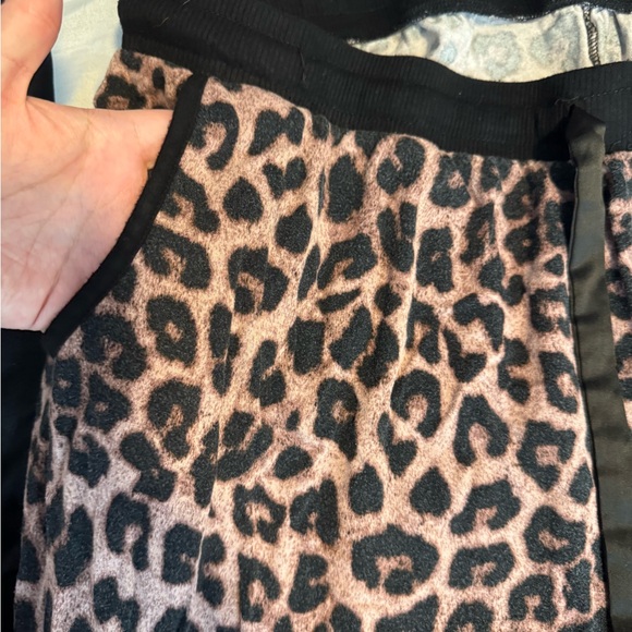 Torrid leopard super soft pajama set - Picture 5 of 6